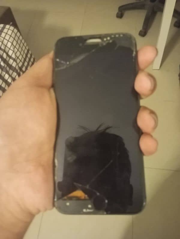 iPhone 8 pta approved (panel broken and battery needs service) 1