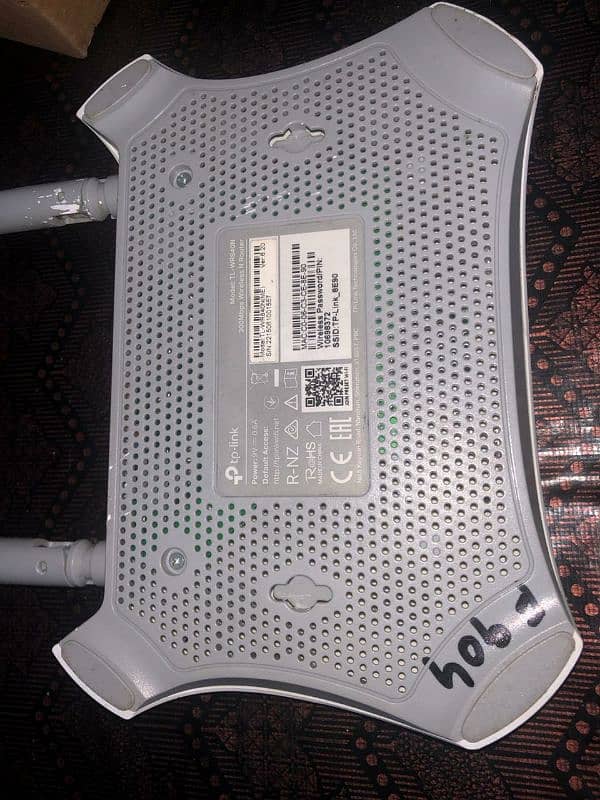 MT LINK ONU device and TP LINK router 4