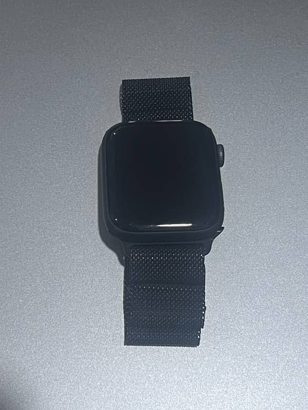 Series 4 Apple Watch 44mm aluminium & ceramic case 3