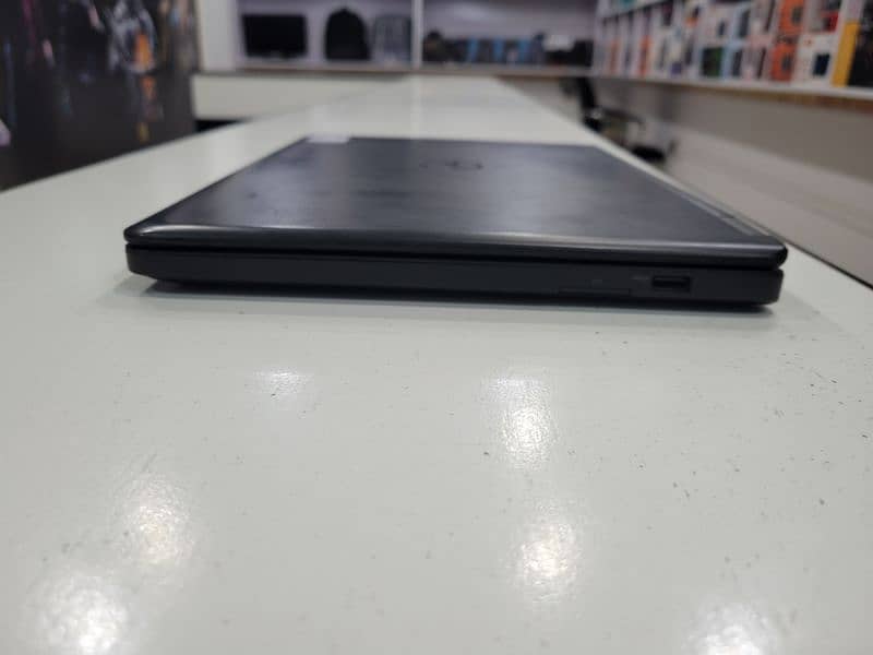 Dell Latitude 5450 5th i5 8Gb 320Gb 11