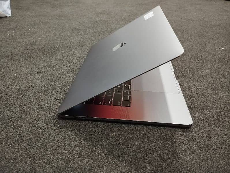 Apple Pro 2019 i9 Ram 32GB 500GB SSD 4GB Graphic 3