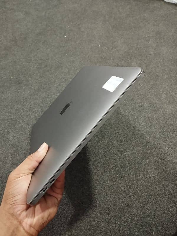 Apple Pro 2019 i9 Ram 32GB 500GB SSD 4GB Graphic 5