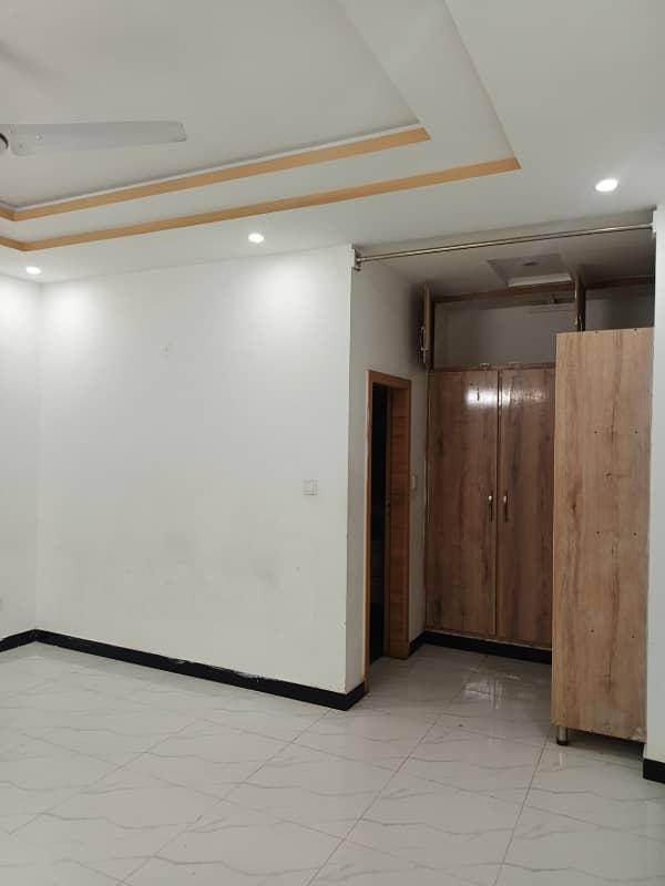 10 Marla Upper portion for rent in G-13 Islambad 10