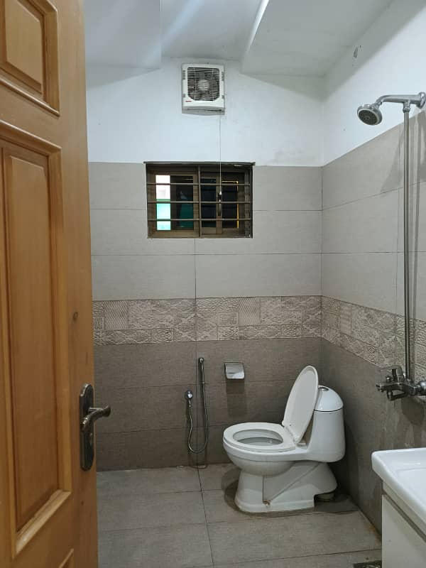 10 Marla Upper portion for rent in G-13 Islambad 12