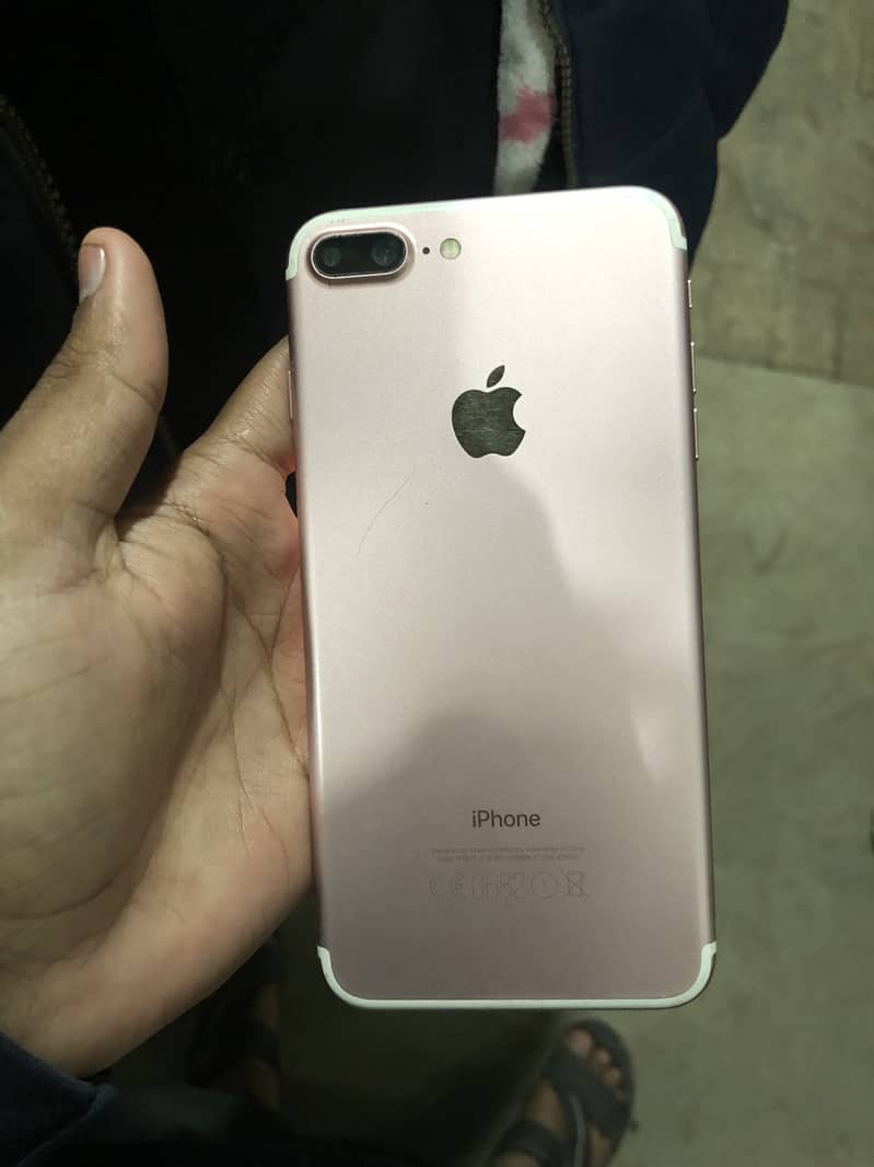 Apple iPhone 7 Plus 1