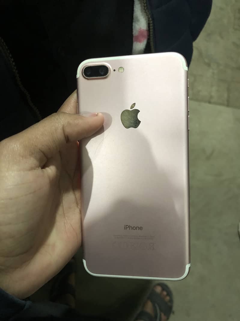 Apple iPhone 7 Plus 2