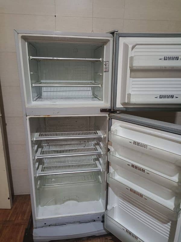 dawalance fridge for sale 0