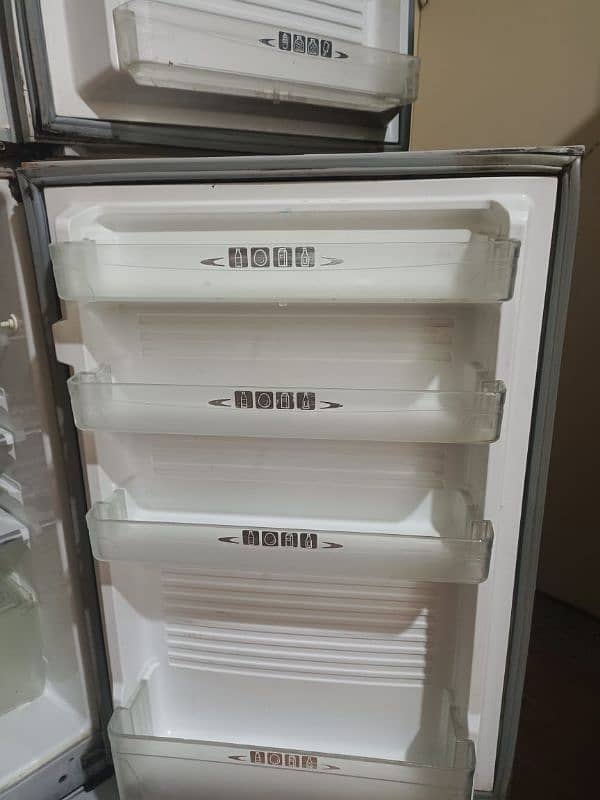 dawalance fridge for sale 1