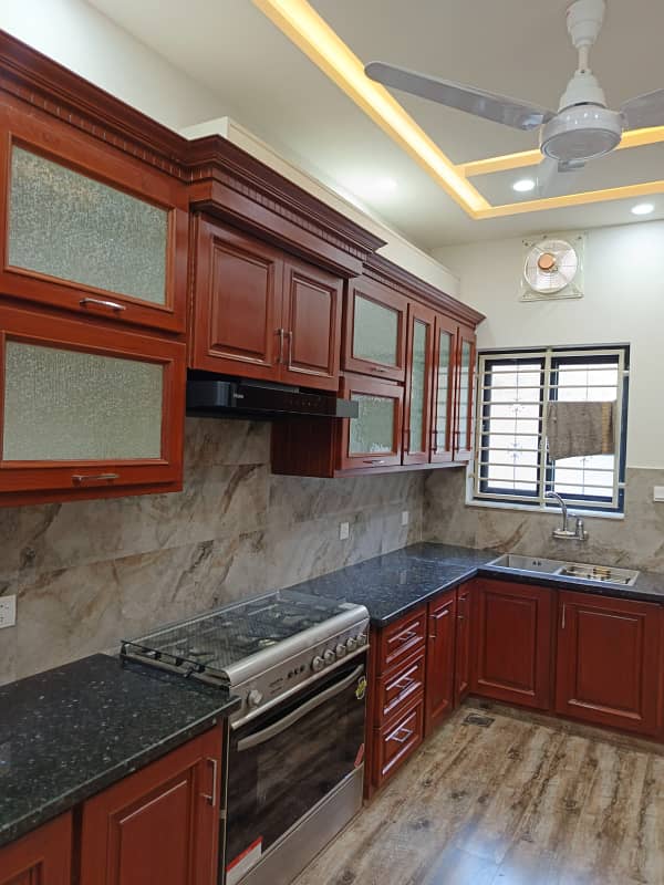 1 Kanal Upper Portion For Rent In G-13 Islambad 1