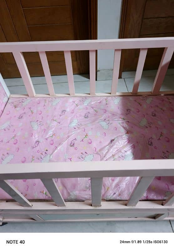 baby cot 1