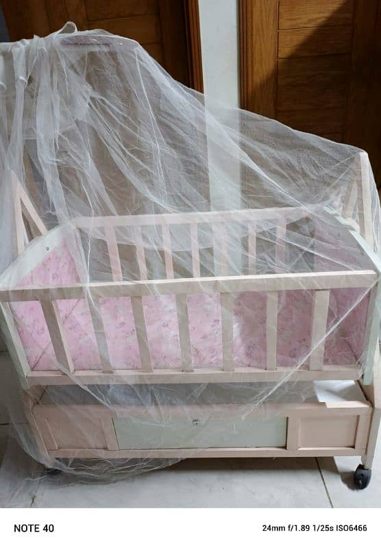 baby cot 2