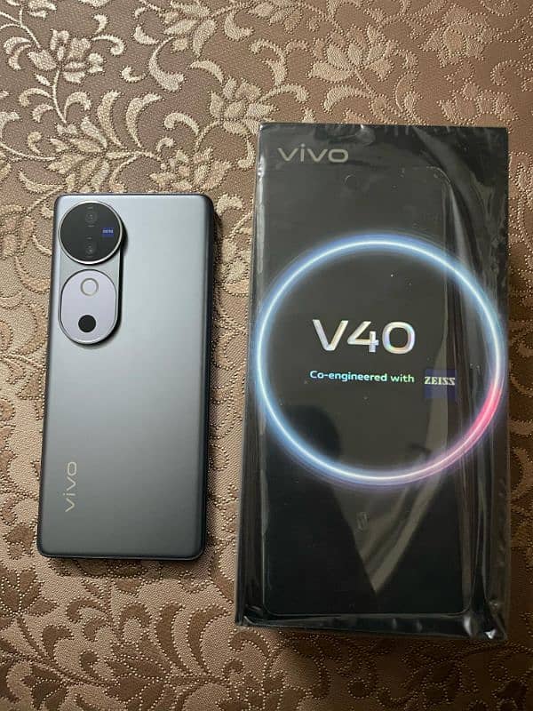 Vivo v40 0