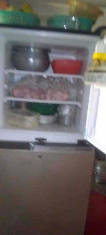 Dowlance fridge for sale 5