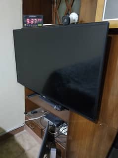 LED smart TV 50"