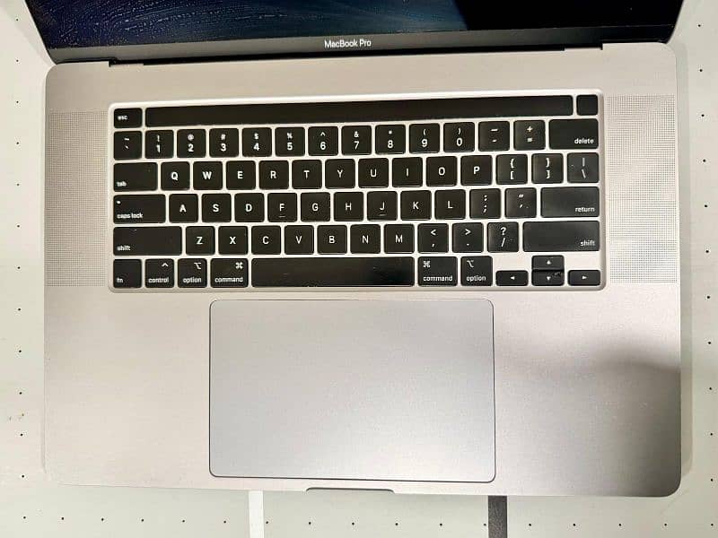 MacBook Pro 2019 16 Inches Intel i7 2