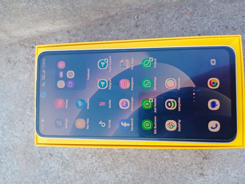 Realme 13+ 5G (Victory Gold) - High-Performance Smartphone for Sale! 2