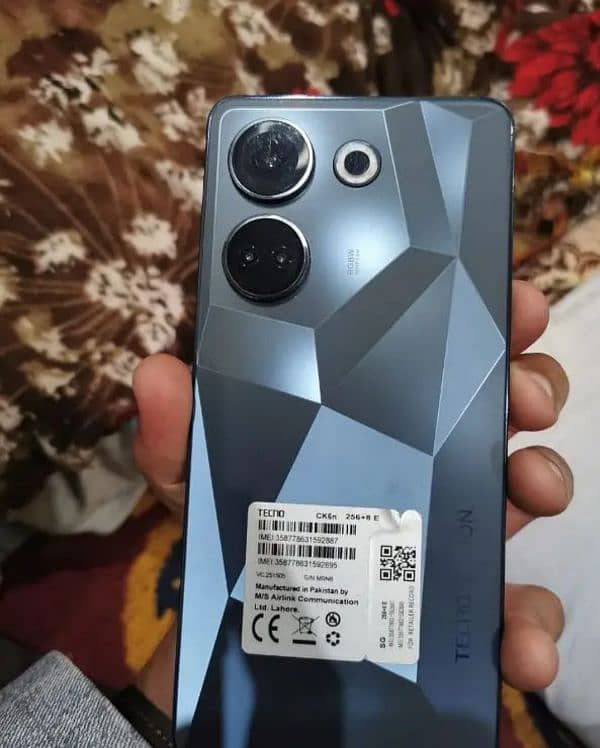 camon 20 pro bilkul ok set 8.256 daba charger ok hai 0