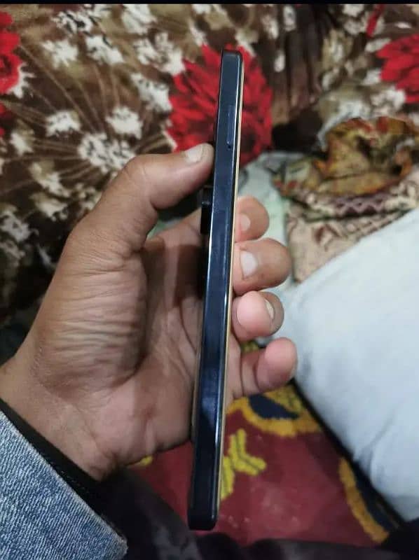 camon 20 pro bilkul ok set 8.256 daba charger ok hai 1