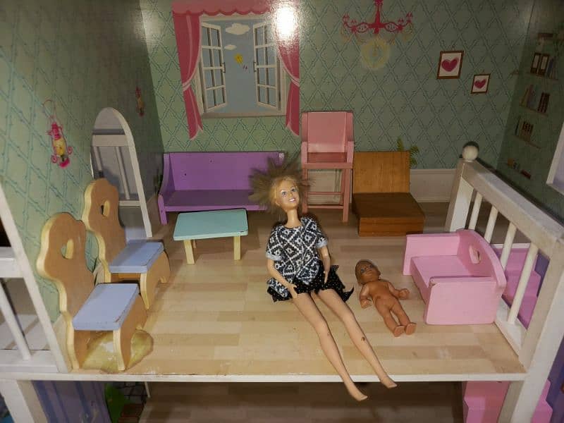 doll house with accessories 1