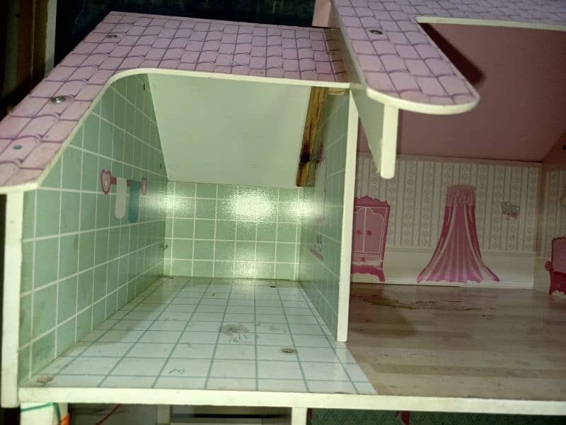 doll house with accessories 6