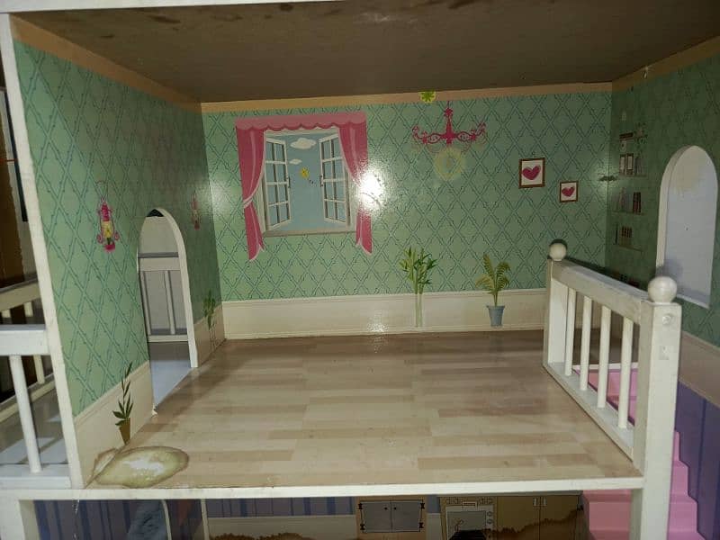 doll house with accessories 8