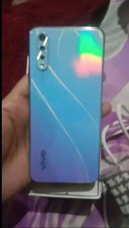 vivo s1 box with charger 1