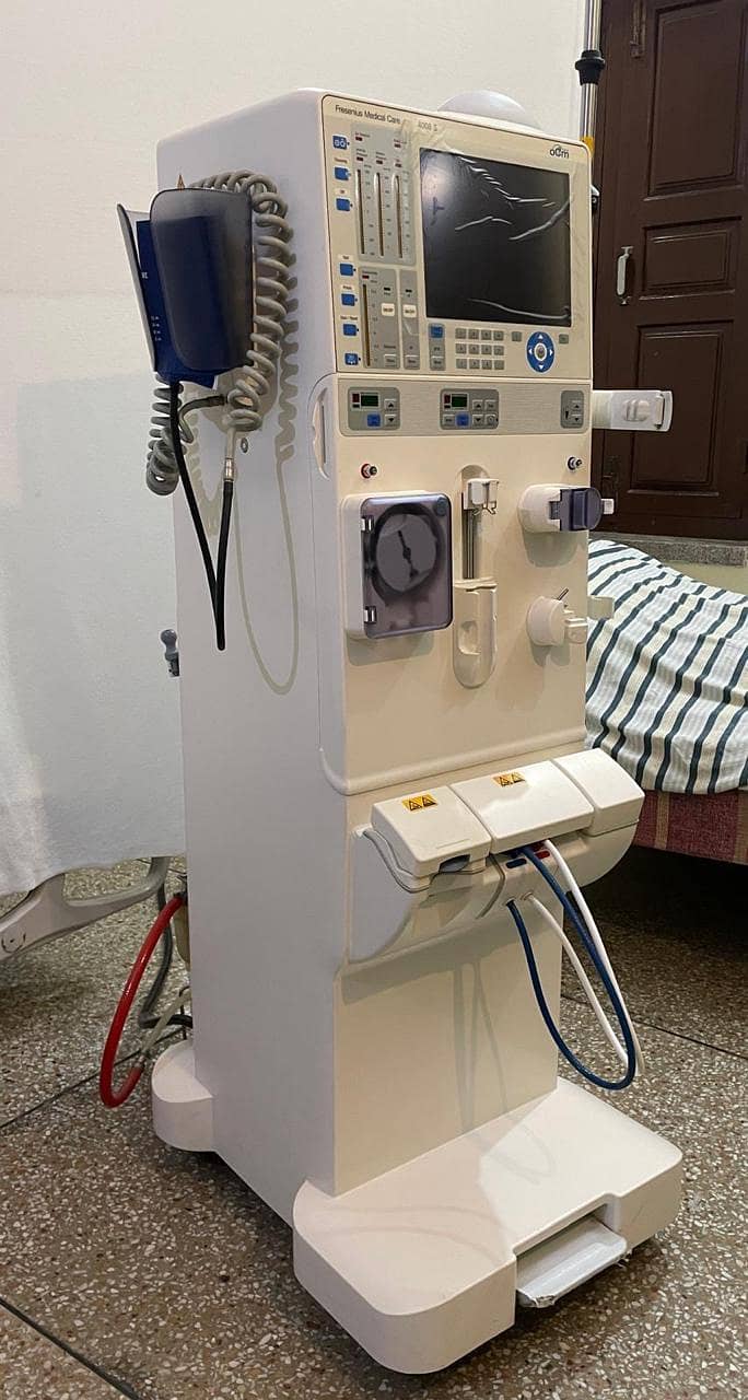 Dialysis Machine - Fresenius 4008S 5