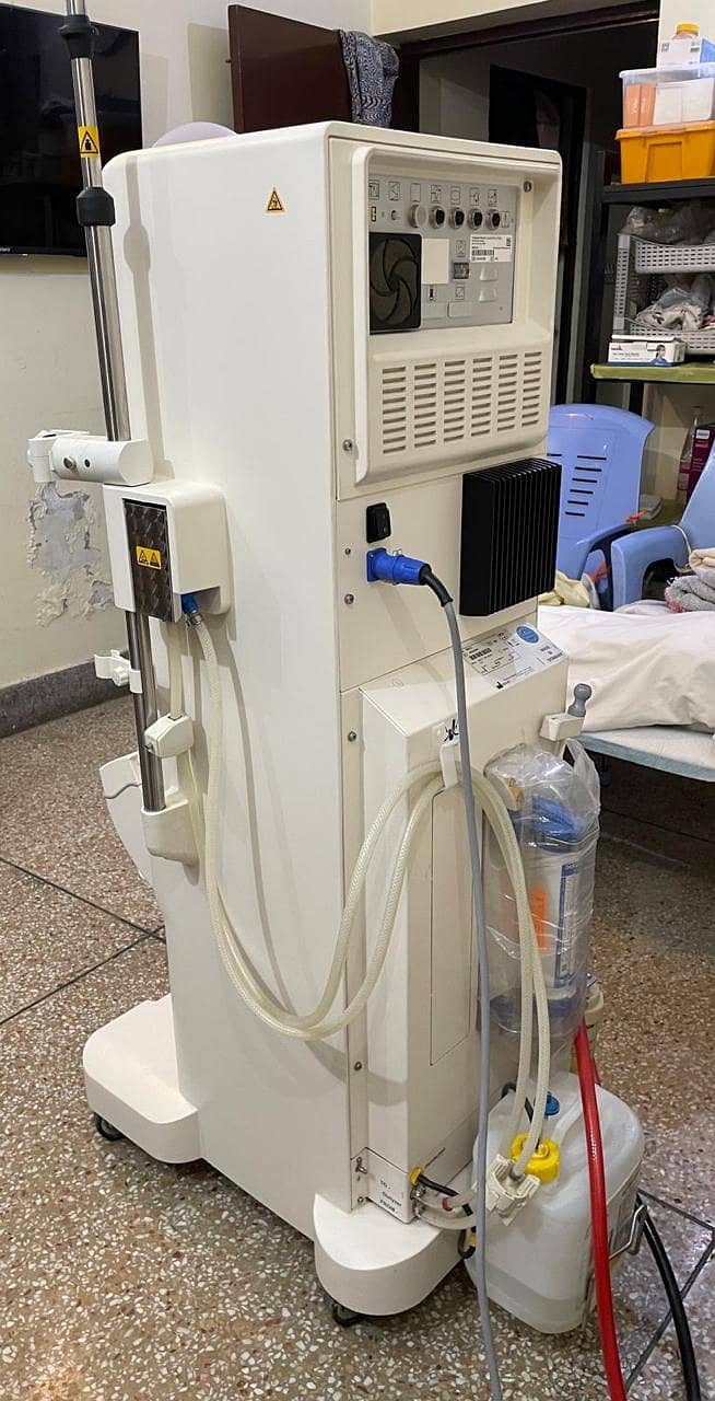 Dialysis Machine - Fresenius 4008S 6