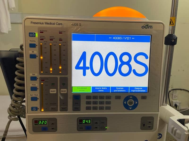 Dialysis Machine - Fresenius 4008S 9