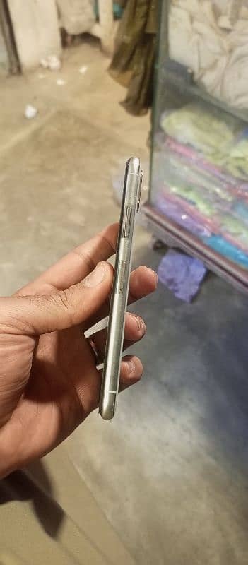 iphone XS 64 gb Non pta health 78 no open 2