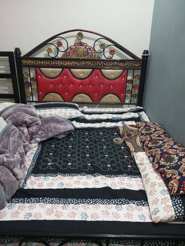 i am saling bed king size good condition. 0