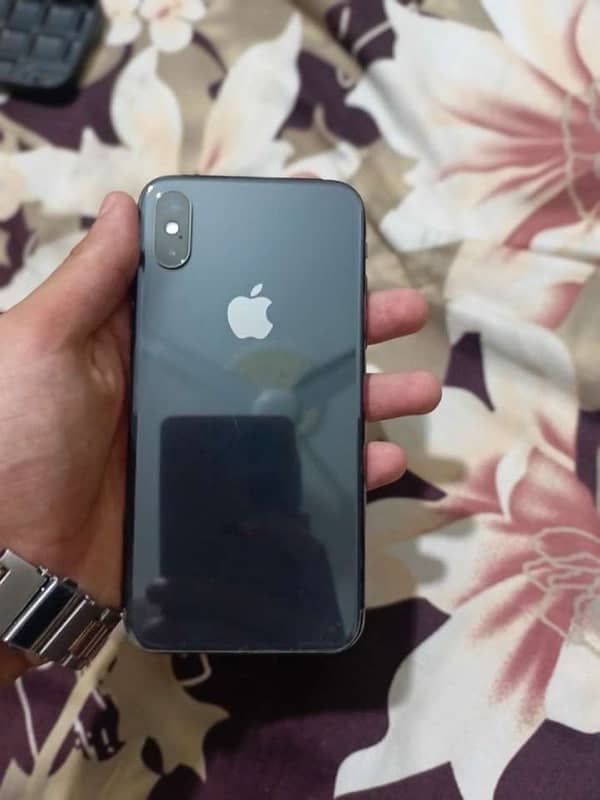 Iphone XS 10/10 condition all genuine 0