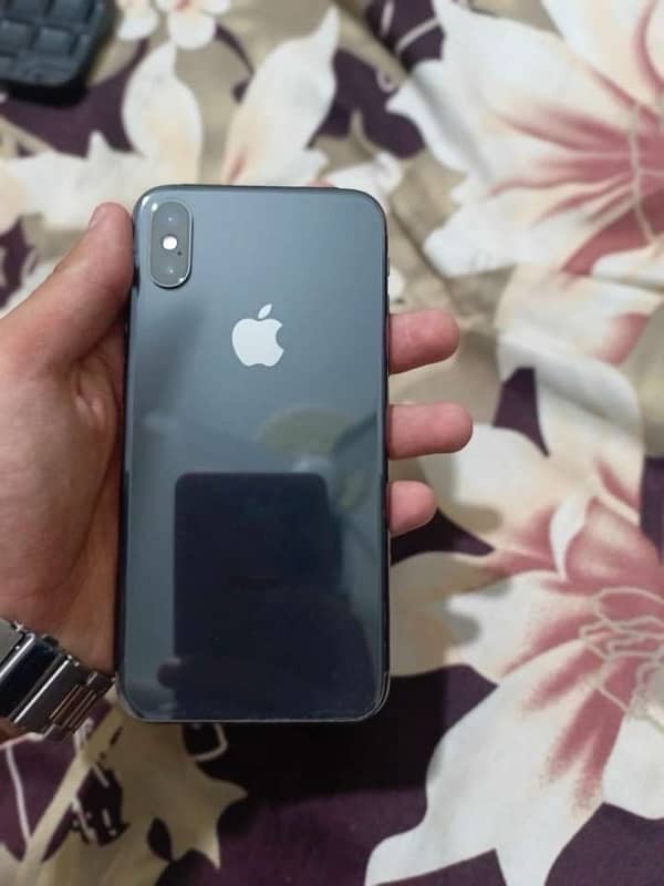 Iphone XS 10/10 condition all genuine 1