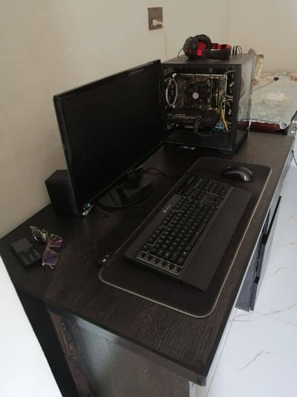 50inch Computer table 2