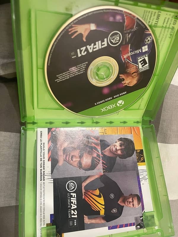 FIFA 21 Xbox series X and Xbox one 4k CD 3