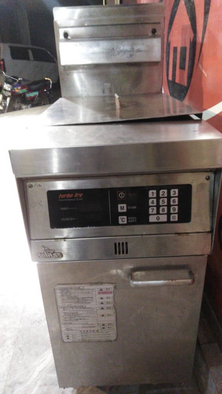 Imported fryer in very good condition 0