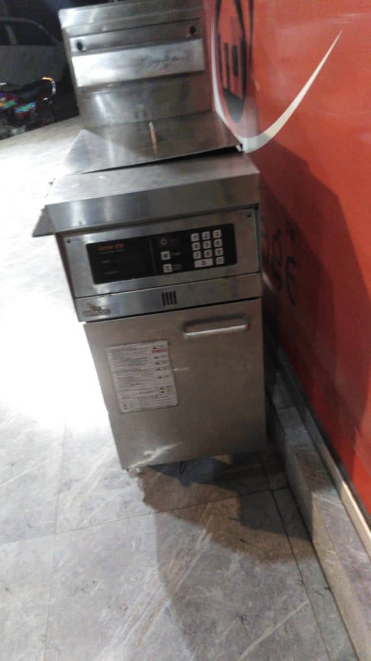 Imported fryer in very good condition 2