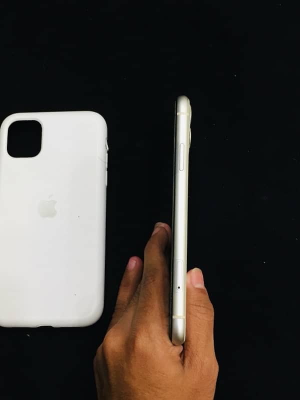 IPHONE 11 (128GB) APPROVED 3