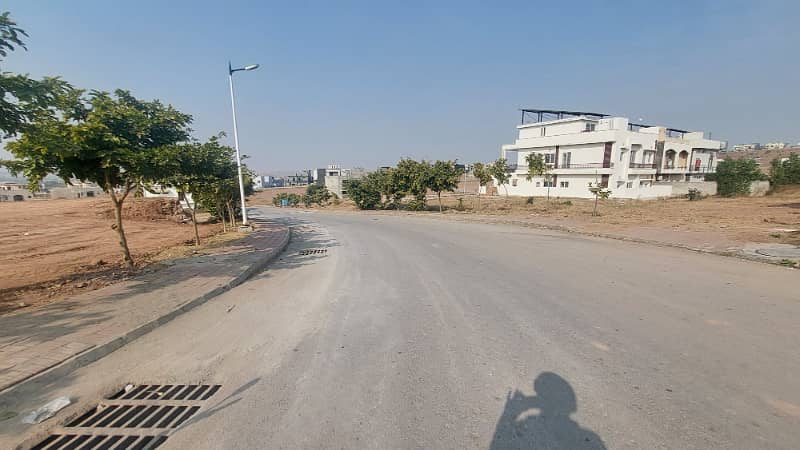 17 Marla Possessionable Plot with Extra Land Bahria Town Rawalpindi Phase 8 (Open Transfer) 2