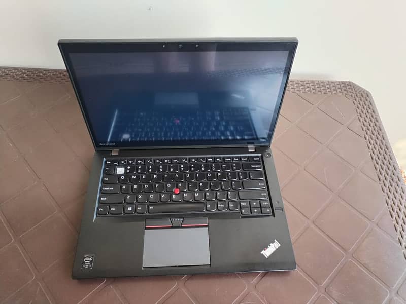 lonovo laptop i5 5th genration 60hz touch display . 8gb ram 256gb ssd 7