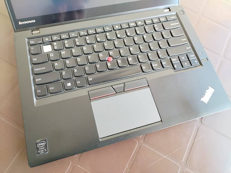 lonovo laptop i5 5th genration 60hz touch display . 8gb ram 256gb ssd 8