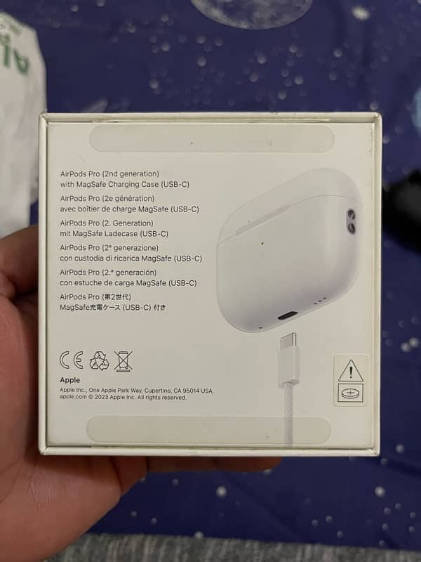 Apple airpods pro (2ng generation) 4