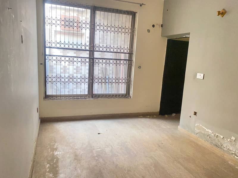 11 MARLA LOWER PORTION FOR RENT IN ALLAMA IQBAL TOWN GULSHAN BLOCK LAHORE 7