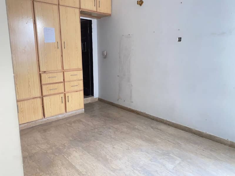 11 MARLA LOWER PORTION FOR RENT IN ALLAMA IQBAL TOWN GULSHAN BLOCK LAHORE 12