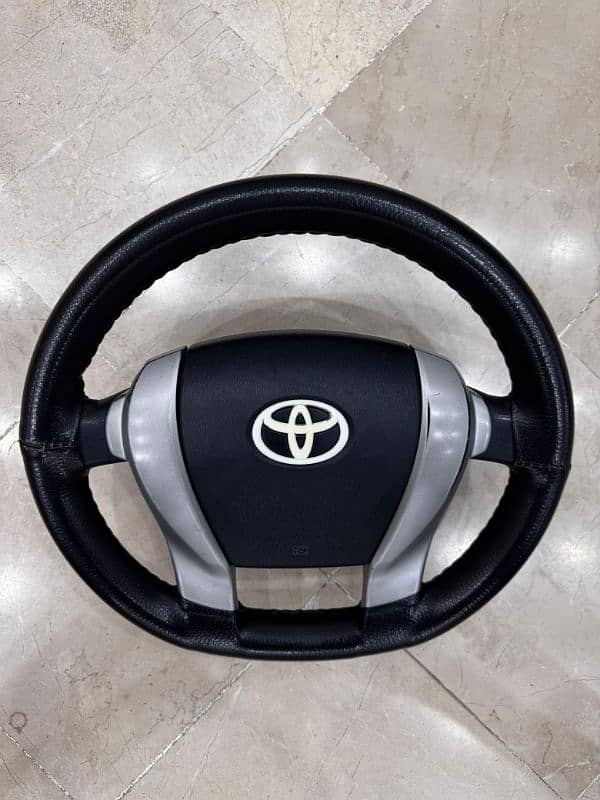 Toyota Aqua Steering wheel with air bag 0