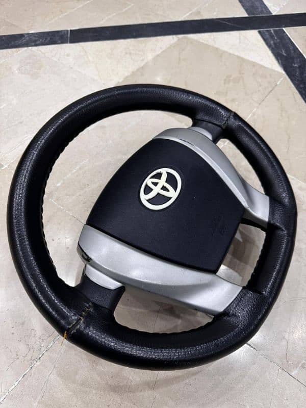 Toyota Aqua Steering wheel with air bag 3