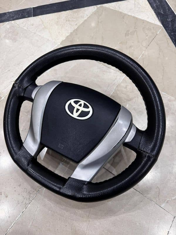 Toyota Aqua Steering wheel with air bag 4