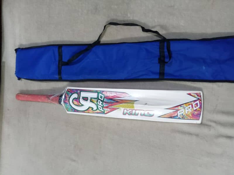 New good quality bat no used with bat cover 3