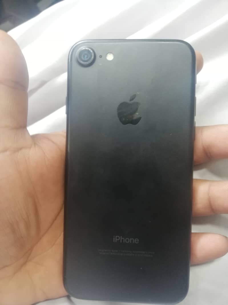 Apple iPhone 7 3