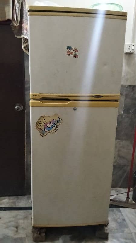 Waves Refrigerator 0